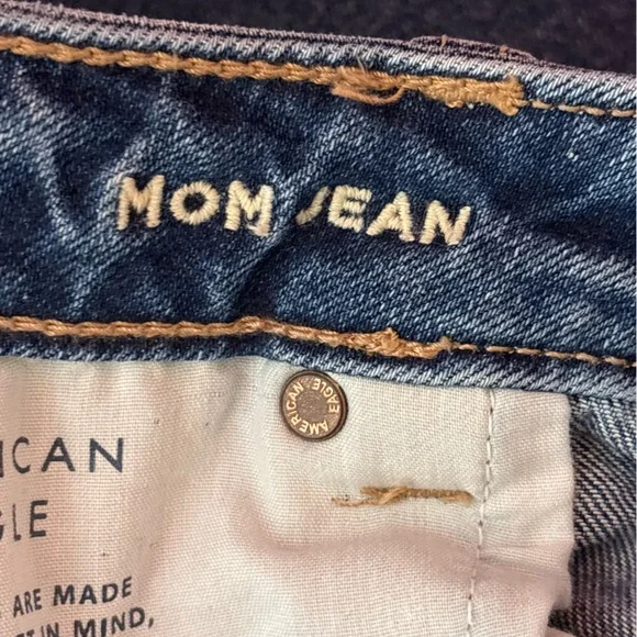 American Eagle Outfitters Relaxed Fit Blue Jeans - Picture 4 of 5